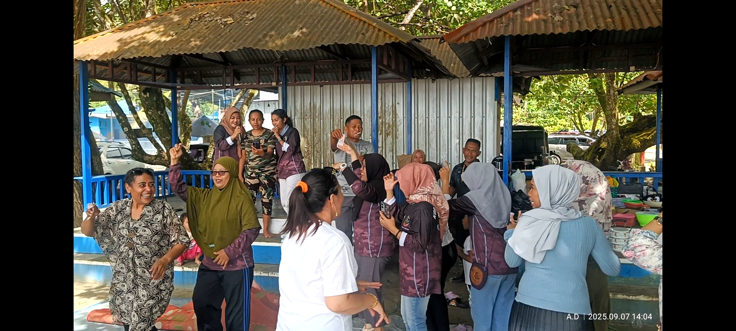 Keluarga besar koramil 1705-02/Napan