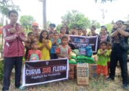 Penyaluran bantuan kemanusiaan oleh Curva Sud Flores Timur dan SNEX Semarang kepada warga terdampak gempa bumi di Kabupaten Nagekeo, Nusa Tenggara Timur.